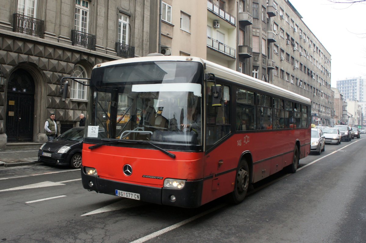 Serbien / Stadtbus Belgrad / City Bus Beograd: Mercedes-Benz Conecto - Wagen 148 der GSP Belgrad, aufgenommen im Januar 2016 in der Strae mit dem Namen  Kraljice Natalije  in der Innenstadt von Belgrad.