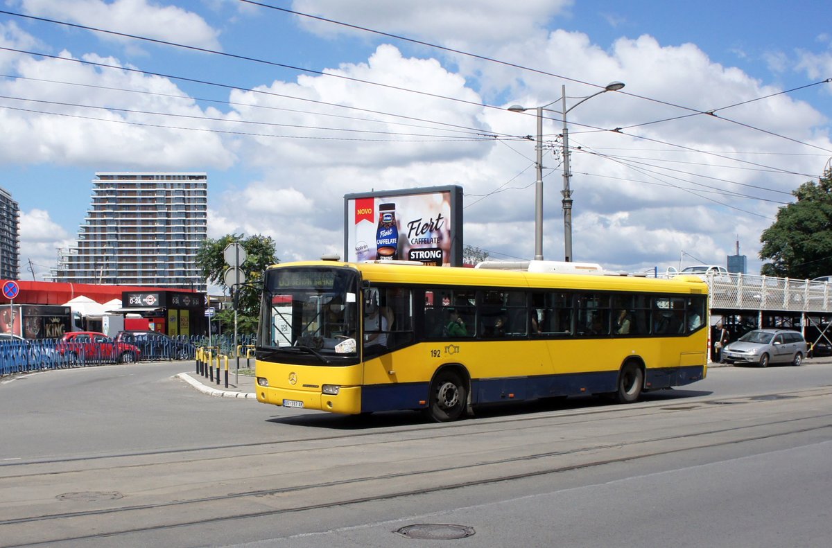 Serbien / Stadtbus Belgrad / City Bus Beograd: Mercedes-Benz Conecto - Wagen 192 der GSP Belgrad, aufgenommen im Juni 2018 am Hauptbahnhof in Belgrad.