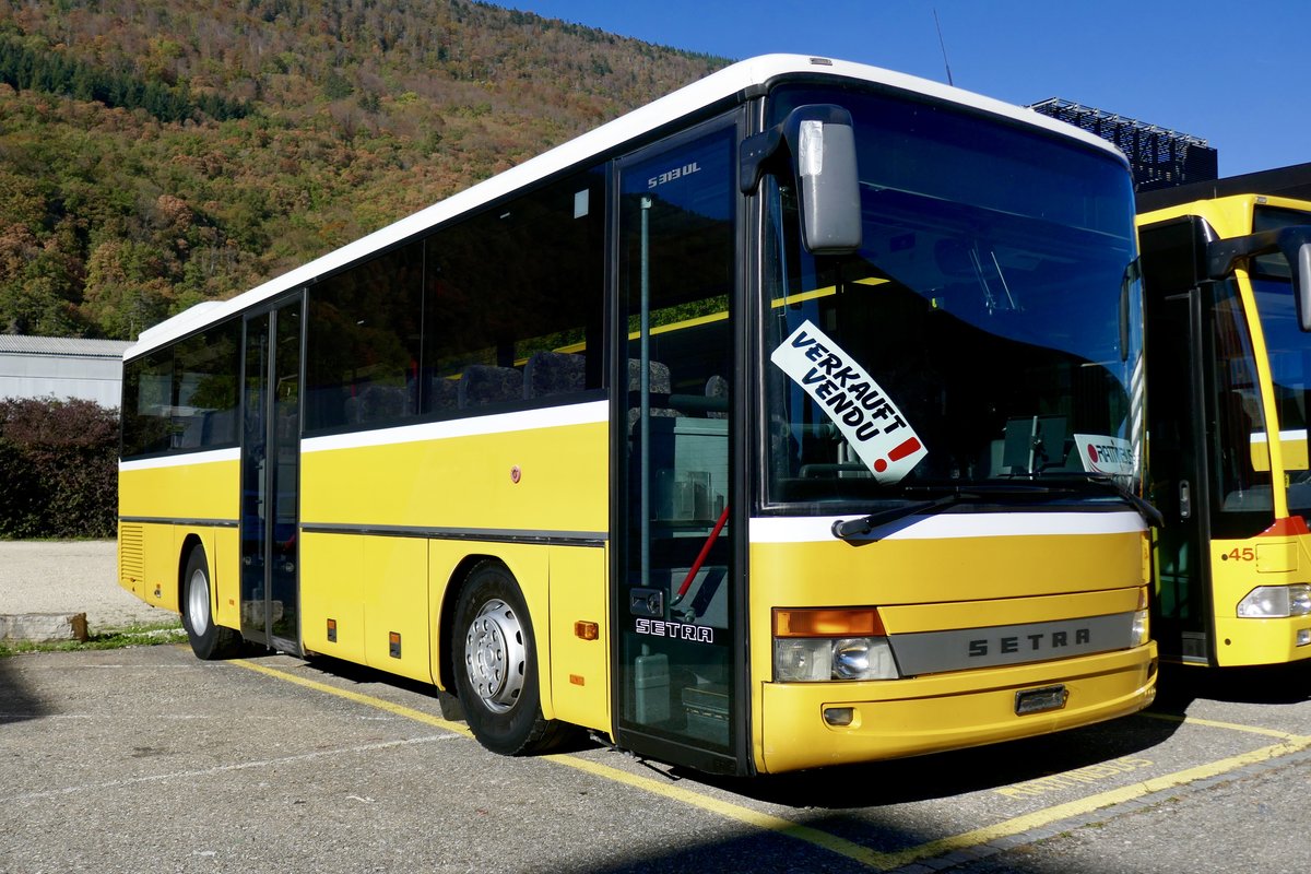 Setra 313 UL ex PostAuto Tessin am 13.10.18 bei Rattin Bus in Biel abgestellt.