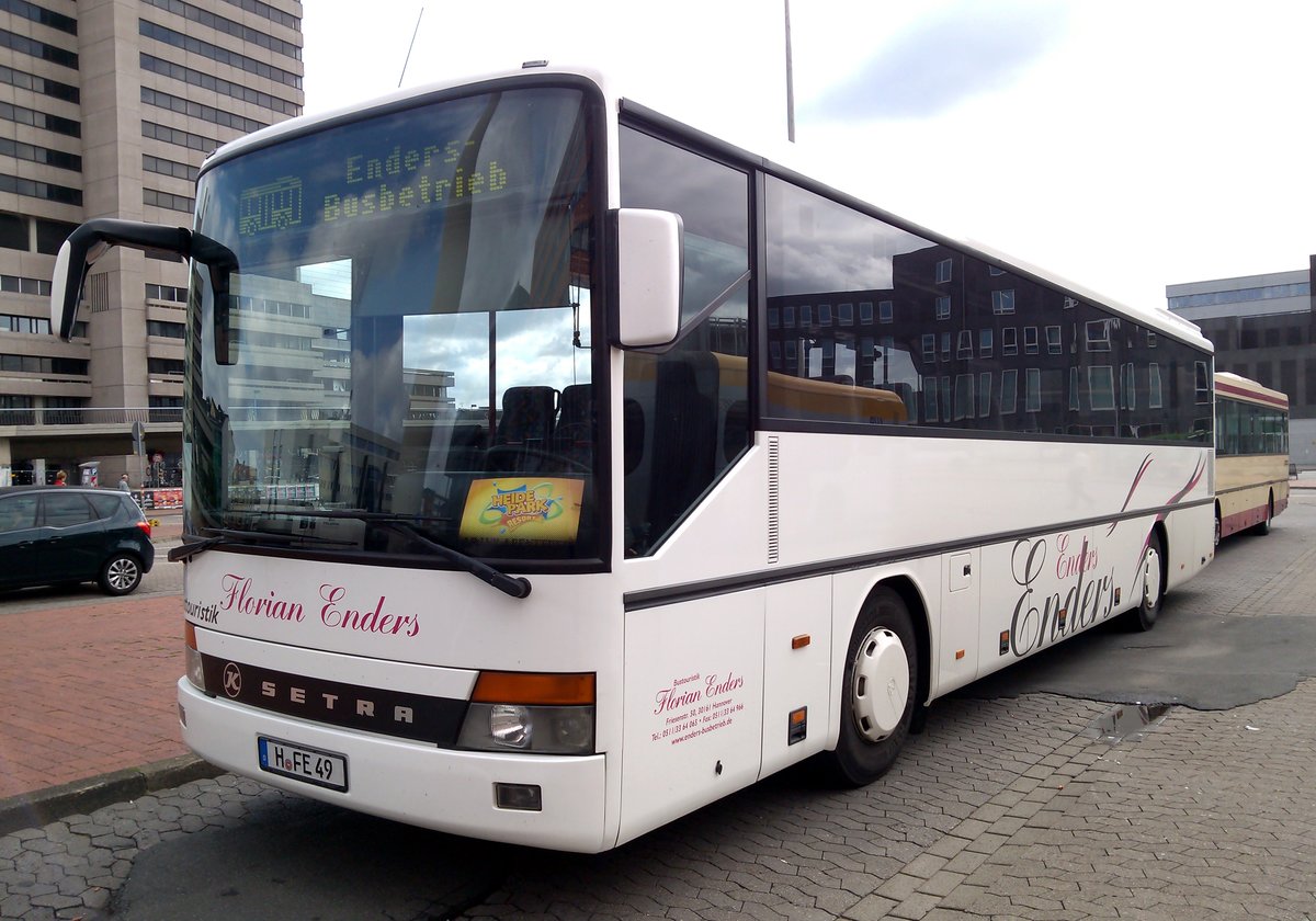 Setra 315 UL ex RegioBus Hannover ist nun bei Enders unterwechs. Aufgenommen am 10.07.2015 in Hannover am ZOB