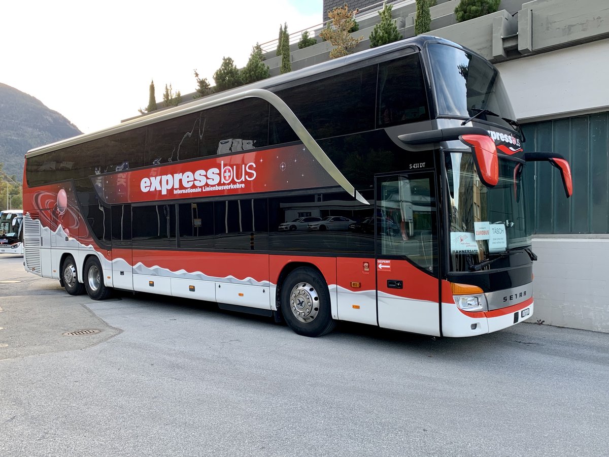 Setra 431 DT von Expressbus, unterwehs für Eurobus, für den MGB Bahnersatz am 19.10.20 bei Zerzuben in Eyholz abgestellt.