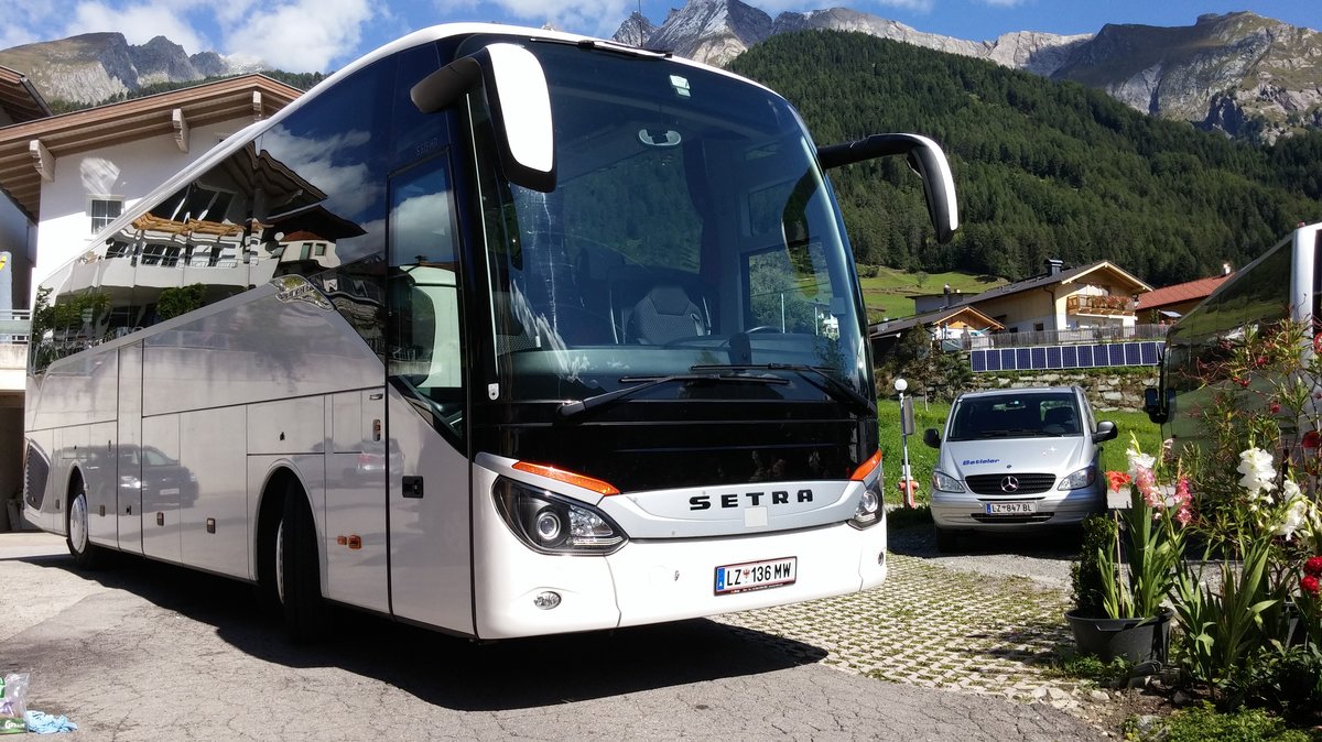Setra 515 HD von Bstieler Busreisen nach seiner Abholung bei Evobus Salzburg 08 2015