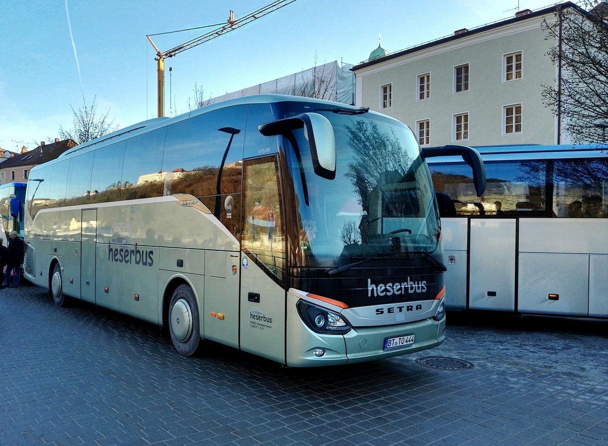 Setra 515HD von heserbus aus Warmensteinach am Donauufer in Passau. 10.12.2016