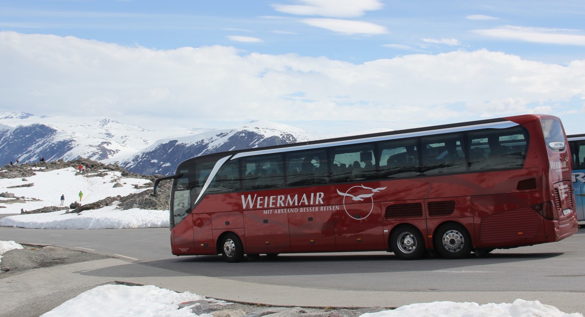 Setra 516 HDH der Firma Weiermair aus Kirchdorf, Oesterreich auf dem Dalsnibba in Norwegen, Aufgenommen am 20. Juni 2015