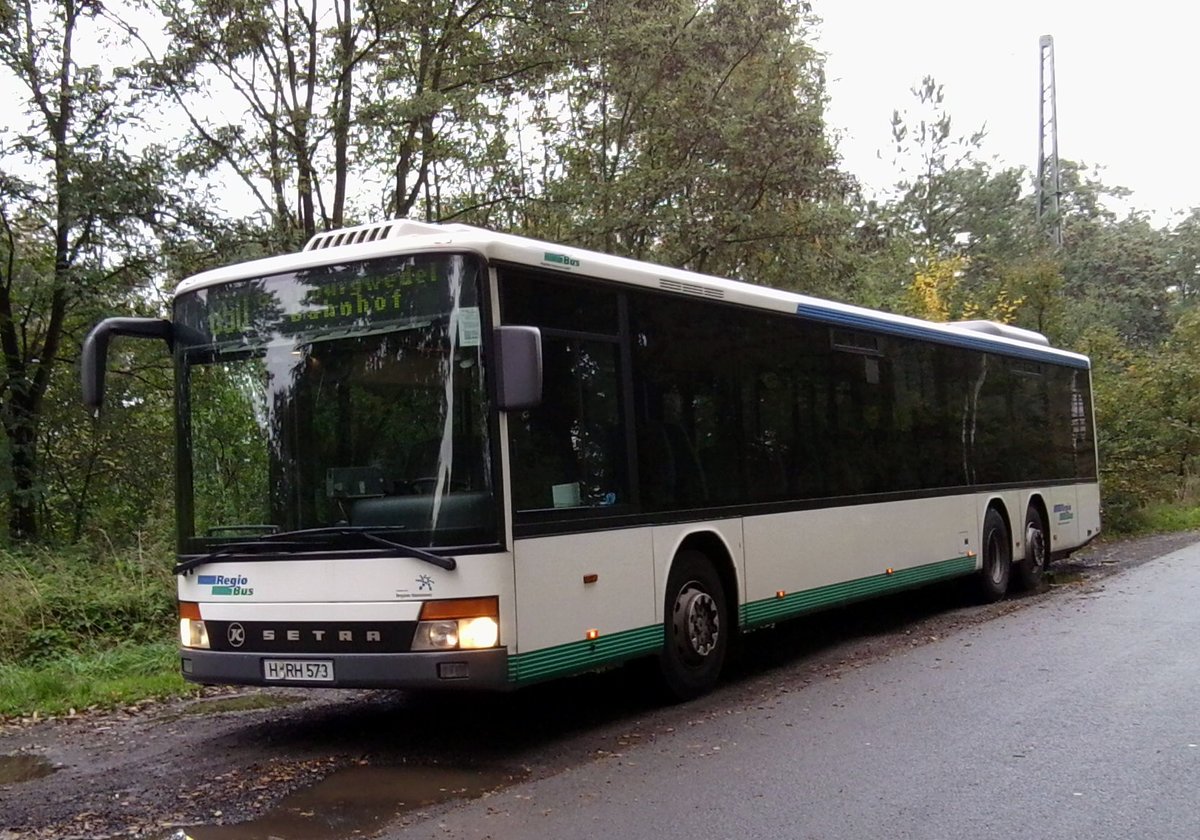 Setra S 319 NF der RegioBus Hannover steht in Burgwedel am Pausenplatz am 12.09.2014