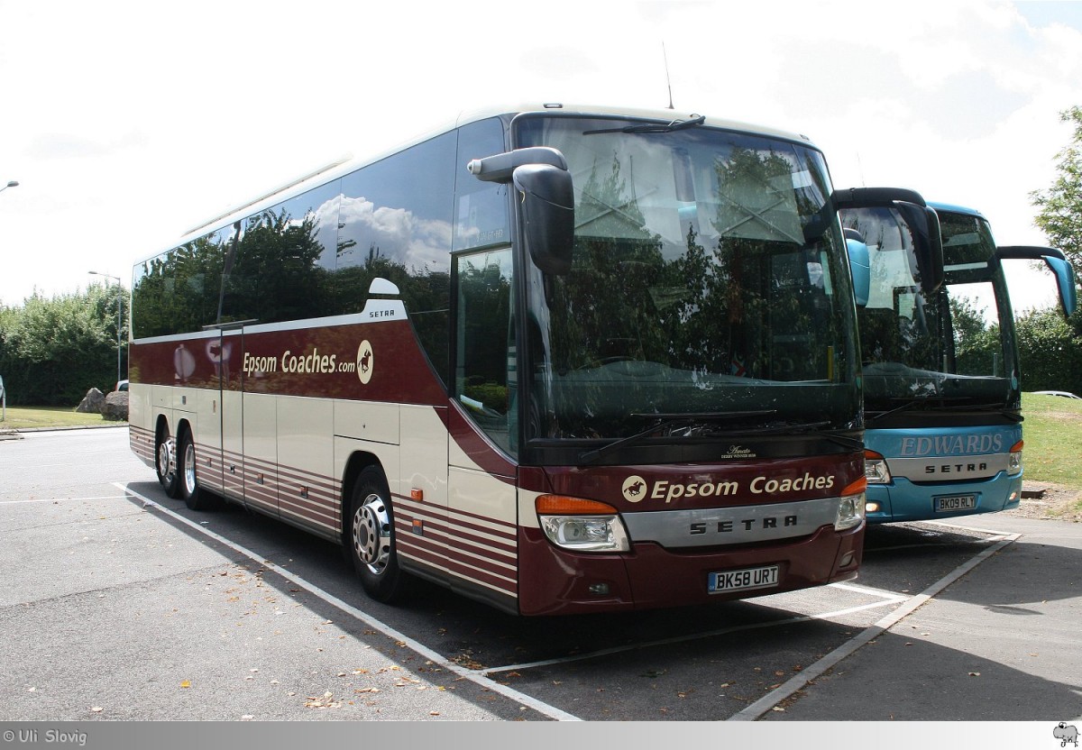 Setra S 416 GT-HD  Epsom Coaches . Aufgenommen am 9. August 2014 auf den Autobahnrastplatz an der M4 bei Reading / England.