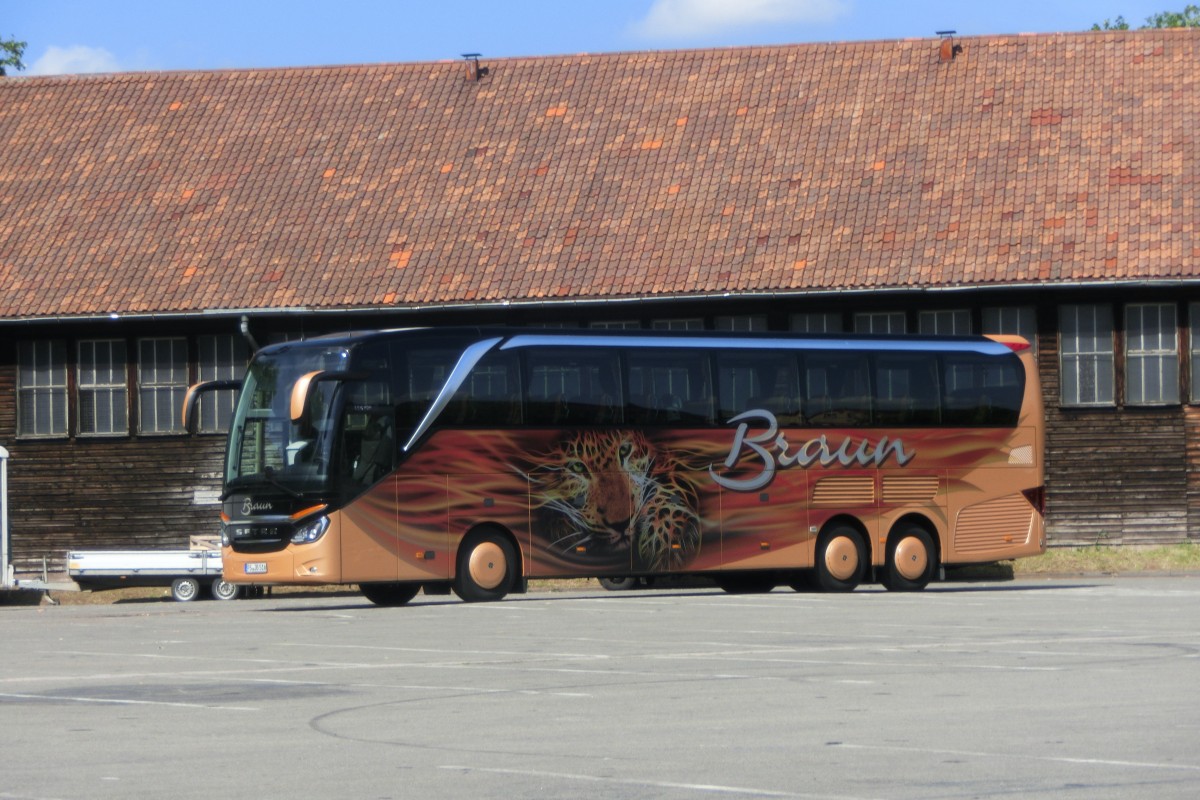 Setra S 516 HDH von Omnibus Braun am 24.06.2015 in Landau/Pfalz