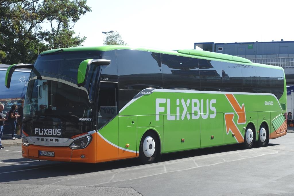 Setra S 517 HD  Flixbus - Blaguss , Frankfurt Flughafen 30.06.2018