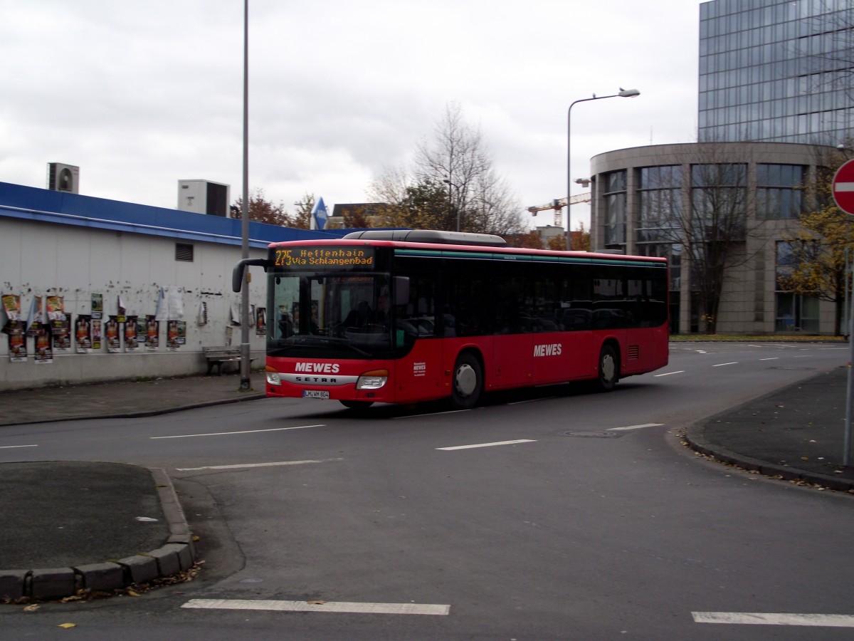 Setra berlandbus am 21.11.13 in Wiesbaden Hbf 