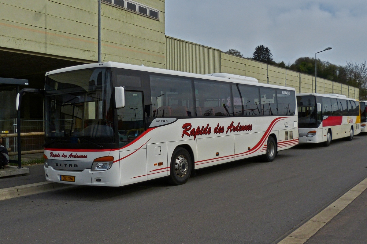 SH 1054, Setra S 415 UL, von Rapide des Ardennes, am Busbahnhof II in Ettelbrück aufgenommen. 23.04.2019 