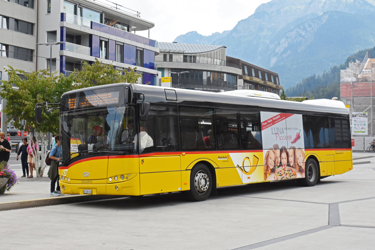 Solaris Bus Bus der Post, auf der Linie 103, bedient die Haltestelle beim Bahnhof Interlaken West. Die Aufnahme stammt vom 25.07.2018.