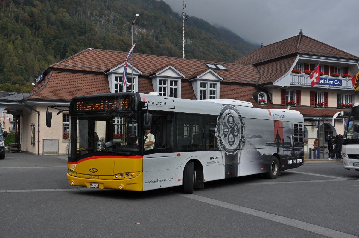 Solaris Bus mit einer Hamilton Werbung als Dienstfahrt beim Bahnhof Interlaken Ost. Die Aufnahme stammt vom 11.10.2014.