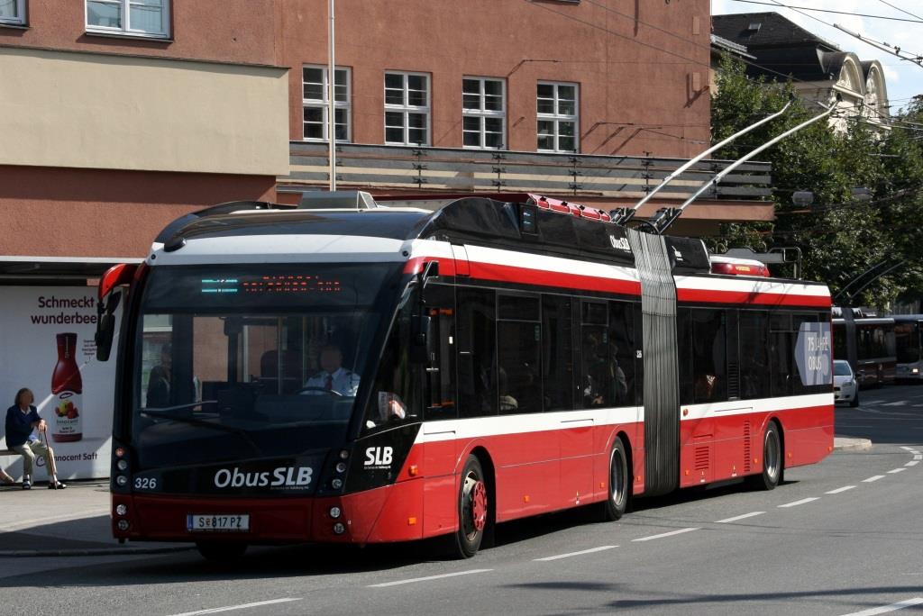 Solaris Trollino 18 MetroCity  Salzburger Lokalbahnen , Salzburg 11.09.2015