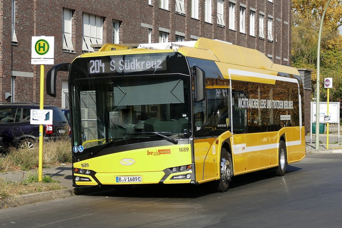Solaris Urbino 12 electric, B V 1689E der BVG Berlin. Auf der Linie 204, hier in der Hertzallee im Oktober 2018.