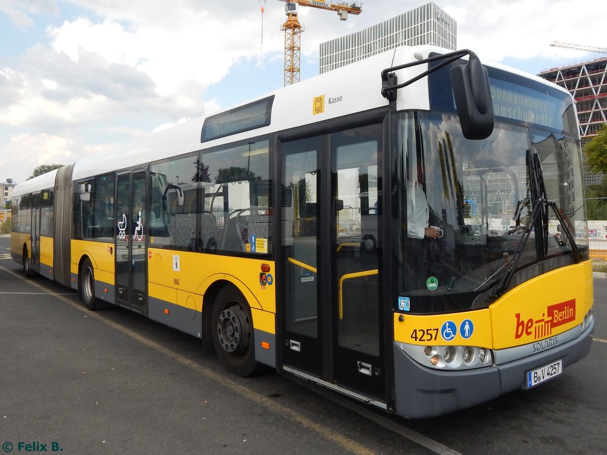 Solaris Urbino 18 der BVG in Berlin am 23.08.2015