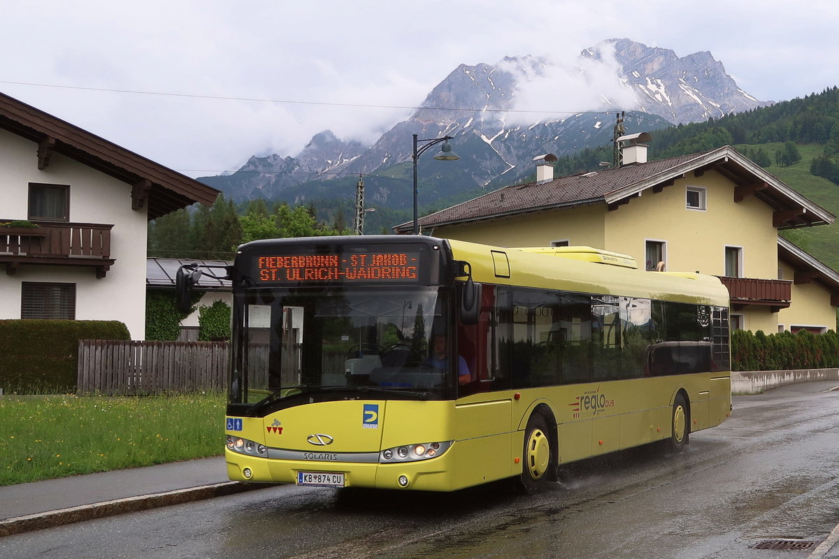 Solaris Urbino von  Dödlinger Touristik GmbH KB-874CU als Linie 8302 nahe der Haltestelle Hochfilzen Bahnhof. Aufgenommen 23.5.2018.