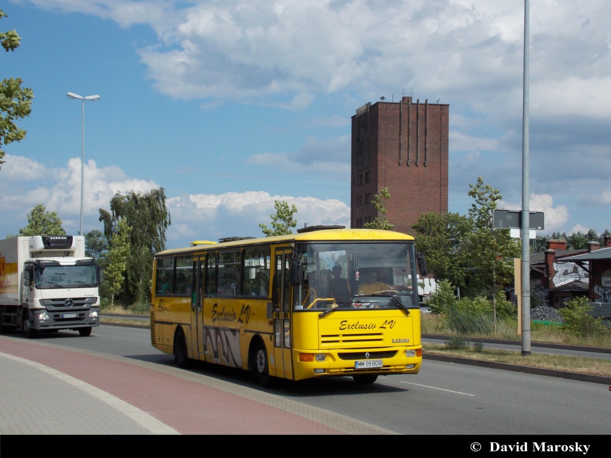 Sommer 2013 ein Karosa Überlandbus aus Rumänien am Brandenburger Güterbahnhof. 