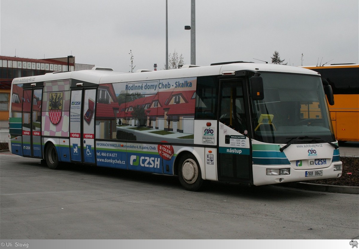 SOR BN 12  Autobusy Karlovy Vary / CSAD  aufgenommen am 1. Mai 2013 am Busbahnhof in Cheb (Eger) vor dem Bahnhofsgebude.