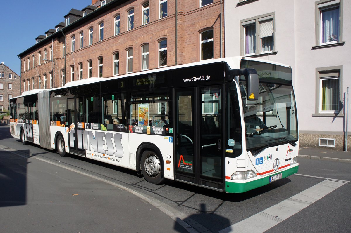 Stadtbus Aschaffenburg / Verkehrsgemeinschaft am Bayerischen Untermain (VAB): Mercedes-Benz Citaro G der Stadtwerke Aschaffenburg Verkehrs-GmbH (STWAB), aufgenommen im September 2016 in der Nähe vom Hauptbahnhof in Aschaffenburg.