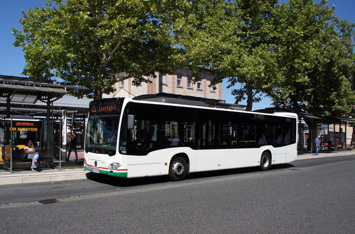 Stadtbus Aschaffenburg / Verkehrsgemeinschaft am Bayerischen Untermain (VAB): Mercedes-Benz Citaro C2 der Stadtwerke Aschaffenburg Verkehrs-GmbH (STWAB), aufgenommen Anfang Juli 2018 am Hauptbahnhof in Aschaffenburg.