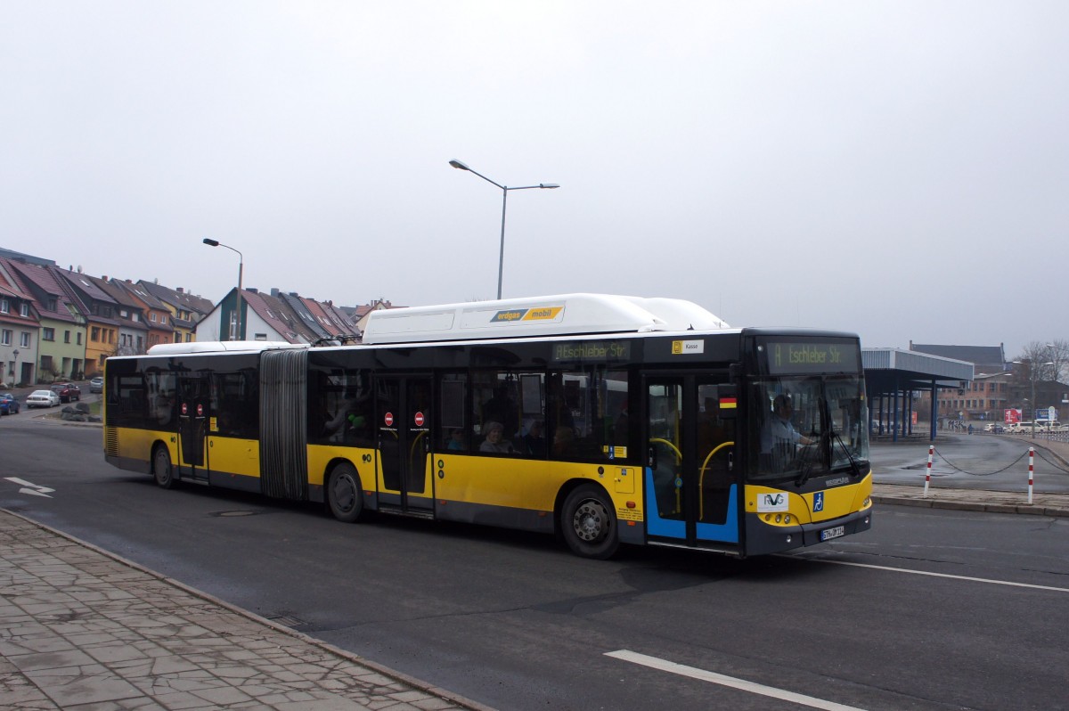 Stadtbus Gotha: Neoplan N 4521 CNG Centroliner Evolution (Wagennummer 114) des Omnibusbetriebes Wolfgang Steinbrück (Lackierung: Berlin), aufgenommen im März 2016 am Zentralen Omnibusbahnhof in Gotha.