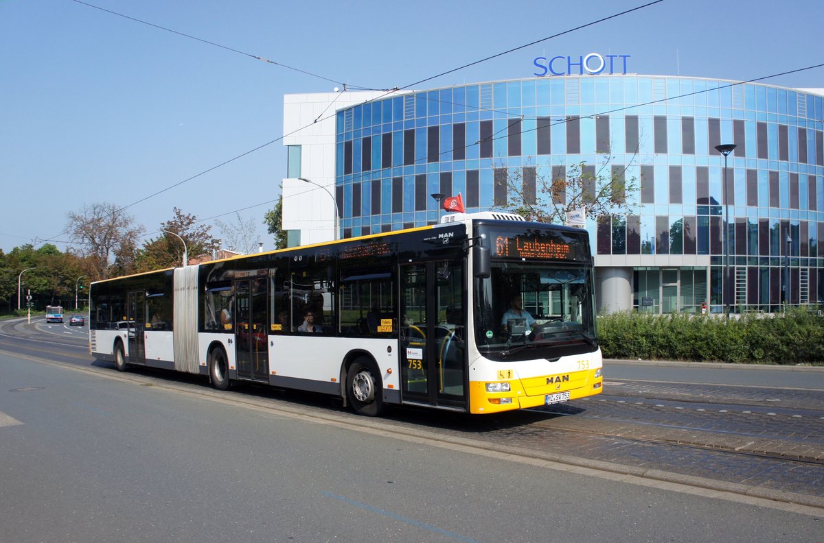 Stadtbus Mainz: MAN Lion's City G der MVG Mainz / Mainzer Verkehrsgesellschaft, aufgenommen im August 2017 in der Nähe der Haltestelle  Bismarckplatz  in Mainz.