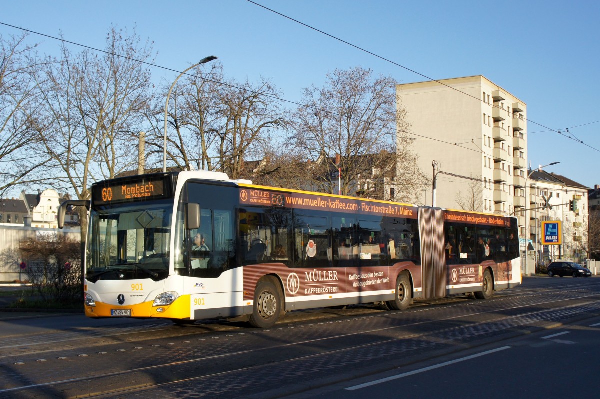 Stadtbus Mainz: Mercedes-Benz Citaro C2 Gelenkbus der MVG Mainz / Mainzer Verkehrsgesellschaft, aufgenommen im Januar 2016 in der Nähe der Haltestelle  Bismarckplatz  in Mainz.