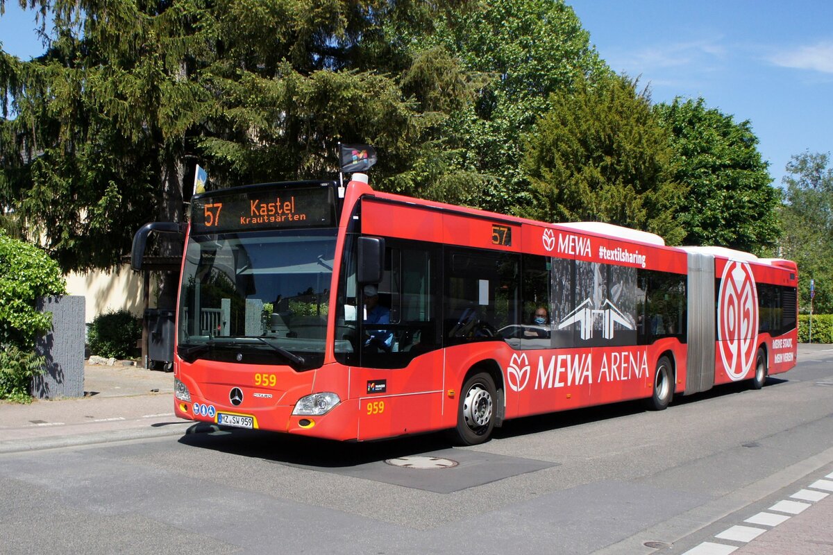Stadtbus Mainz: Mercedes-Benz Citaro C2 Gelenkbus der MVG Mainz / Mainzer Verkehrsgesellschaft (Wagen 959 / MZ-SW 959), aufgenommen im Mai 2022 in Mainz-Bretzenheim.