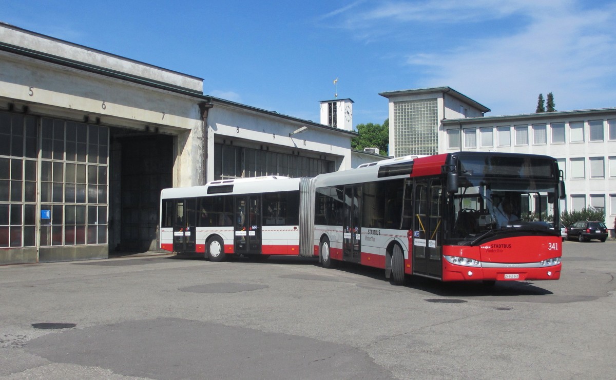 Stadtbus Nr. 341 (Solaris Urbino 18) am 12.6.2015 vor dem Depot Deutweg. Seit mitte August 2015 hat Stadtbus Winterthur das alte (Tram-) Depot aus dem Jahr 1914 aufgegeben.