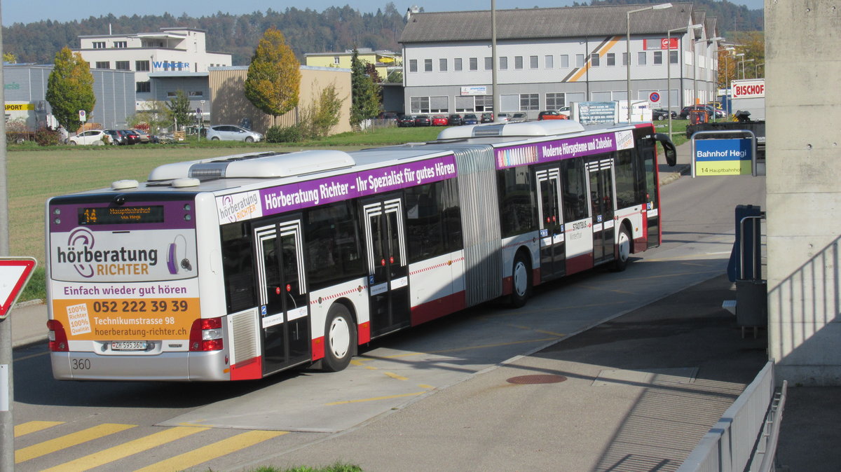 Stadtbus Nr. 360 (MAN A40, Lion's City GL, 2017) am 17.10.2018 beim Bahnhof Winterthur-Hegi. Nach dem Fahrplanwechsel 2018 ändert die Linienführung und die abgebildete Haltestelle wird dann nicht mehr angefahren.