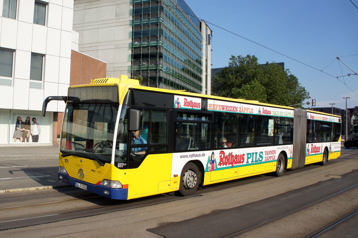 Stadtbus Ulm / Stadtbus Neu-Ulm / DING - Donau-Iller-Nahverkehrsverbund GmbH: Mercedes-Benz Citaro G von Schwaben Mobil Nahverkehr Service GmbH - Wagen 101, aufgenommen im Juni 2016 am Hauptbahnhof in Ulm.