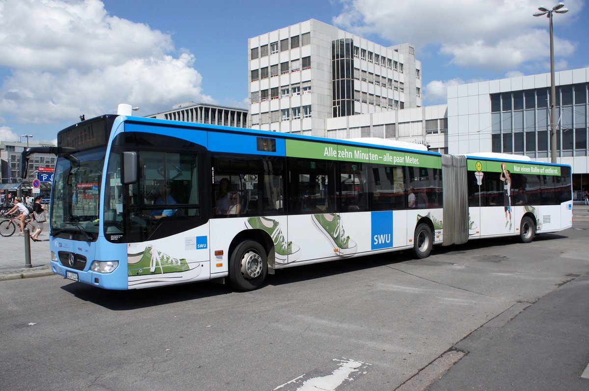 Stadtbus Ulm / Stadtbus Neu-Ulm / DING - Donau-Iller-Nahverkehrsverbund GmbH: Mercedes-Benz Citaro Facelift G von SWU Verkehr GmbH - Wagen 124, aufgenommen im Juni 2016 am Hauptbahnhof in Ulm.
