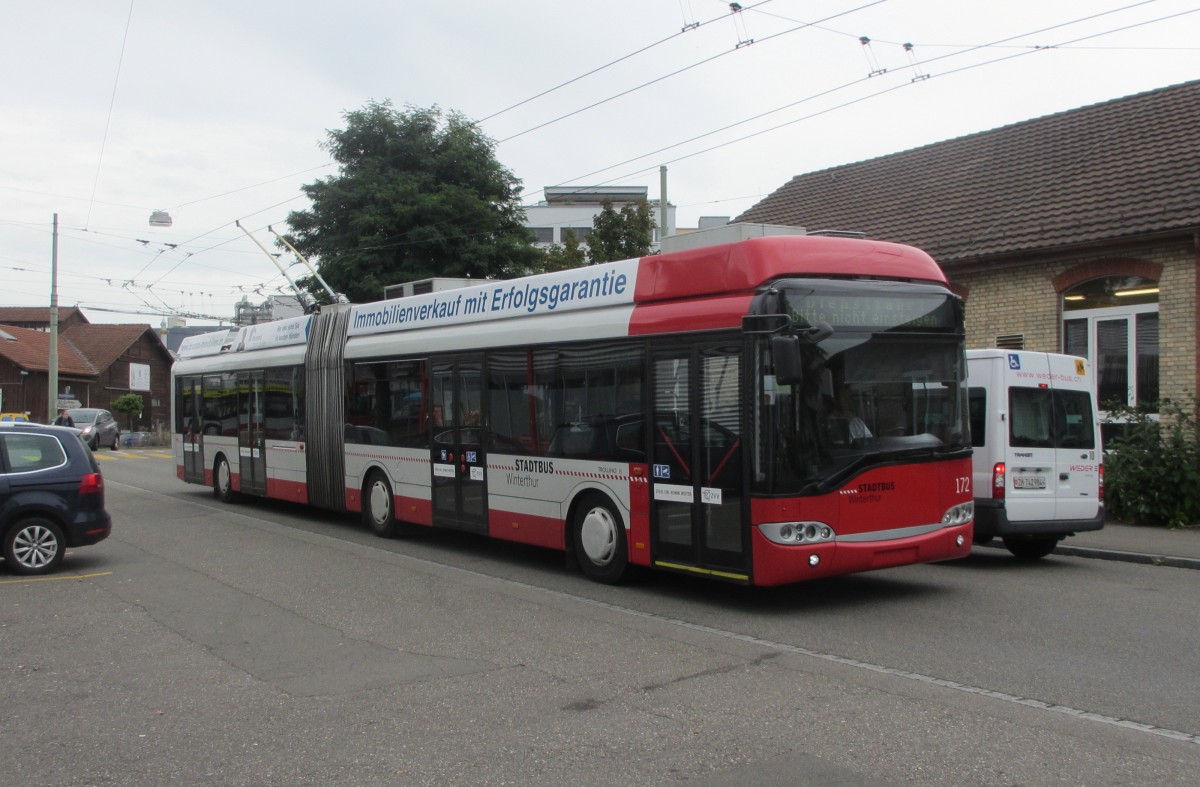 Stadtbus Winterthur Nr. 172 (Solaris Trollino 18, 2005) am 18.9.2014 auf der Dienststrecke beim Oberen Deutweg. Ab der Haltestelle Deutweg beginnt sein Einsatzkurs auf der Linie 2.