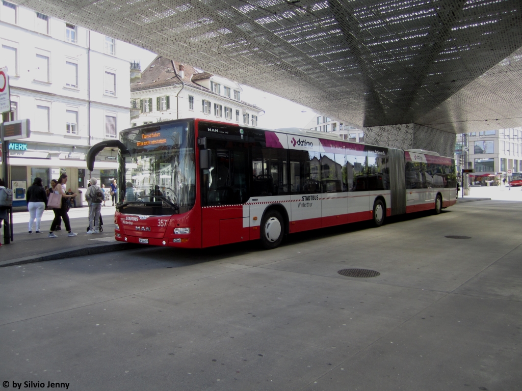 Stadtbus Winterthur Nr. 357 (MAN A40 Lion's City GL) am 24.4.2018 unter dem Pilzdach des Winterthurer Hauptbahnhofs