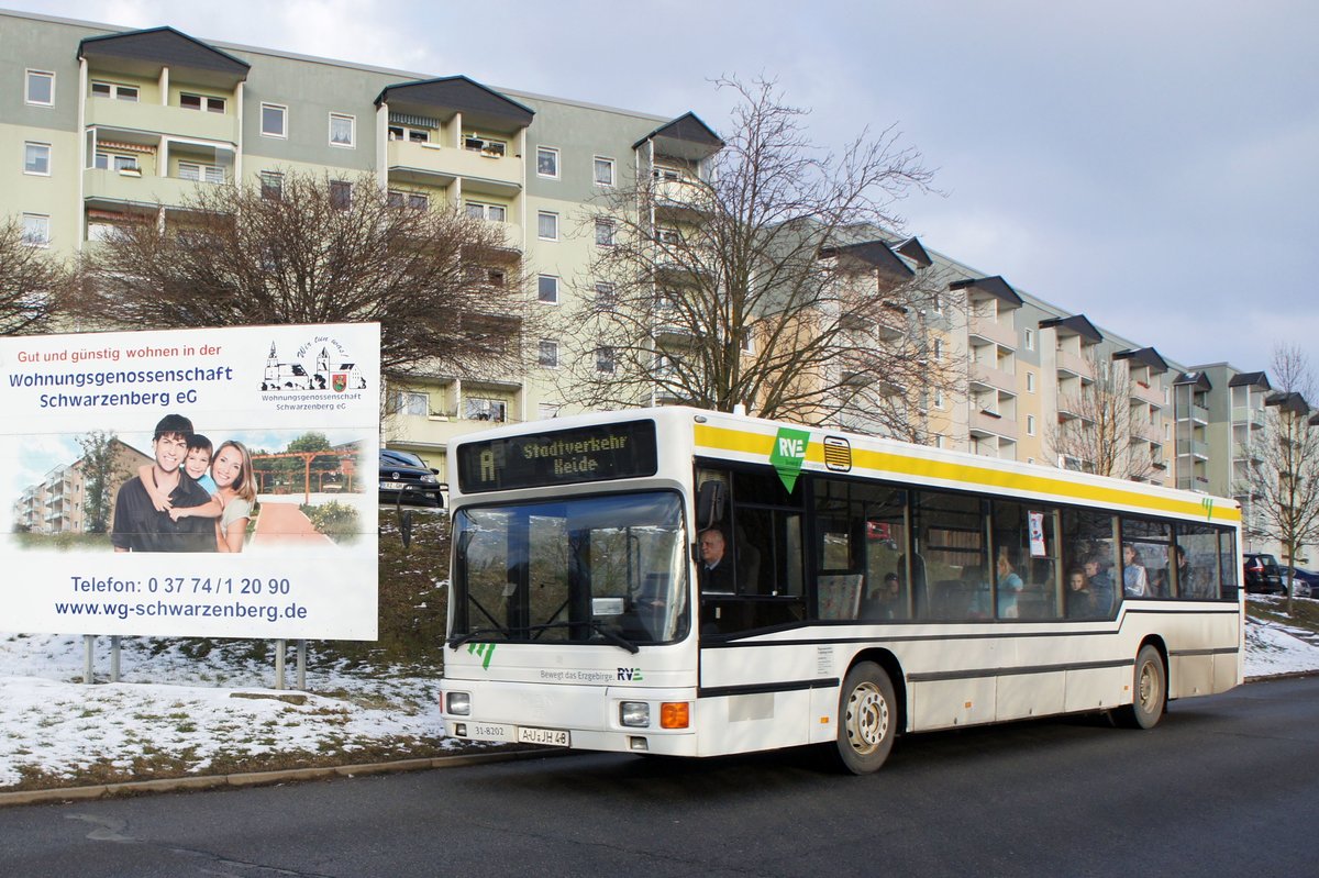 Stadtverkehr Schwarzenberg / Stadtbus Schwarzenberg / Bus Erzgebirge: MAN NL der RVE (Regionalverkehr Erzgebirge GmbH), aufgenommen im Februar 2018 im Stadtgebiet von Schwarzenberg / Erzgebirge.