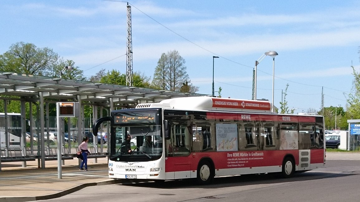 ....Stadtwerke Greifswald dieser MAN CNG HGW NV 34 am Busbahnhof Mai 2018 