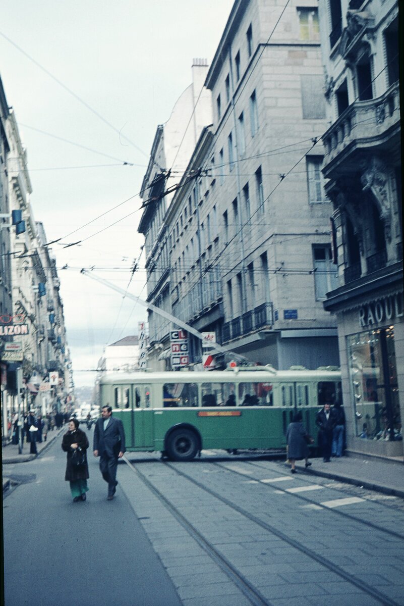 St.Etienne Trolleybus centre ville_03-04-1975
