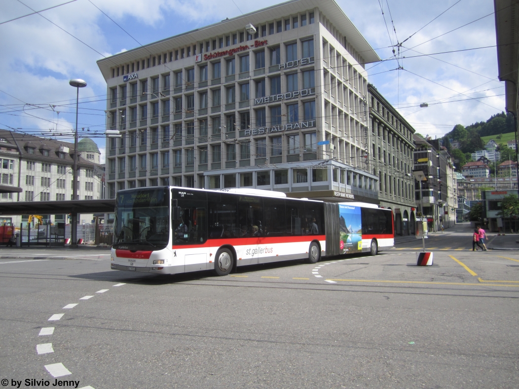 St.Gallerbus Nr. 286 (MAN A23 Lion's City GL) am 17.5.2015 beim Bhf. St.Gallen