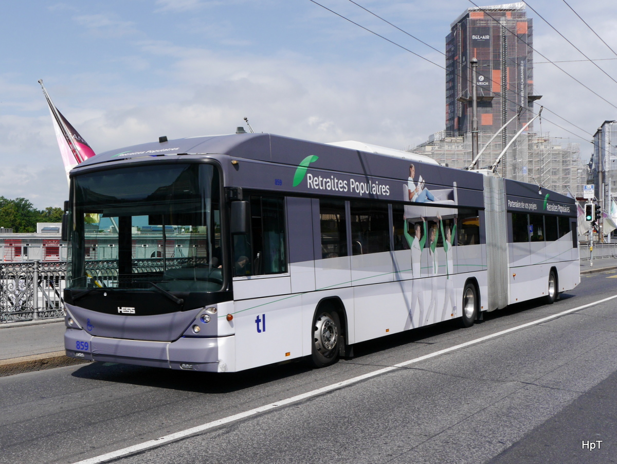 TL Lausanne - Hess Trolleybus Nr.859 unterwegs in der Stadt Lausanne am 14.06.2015