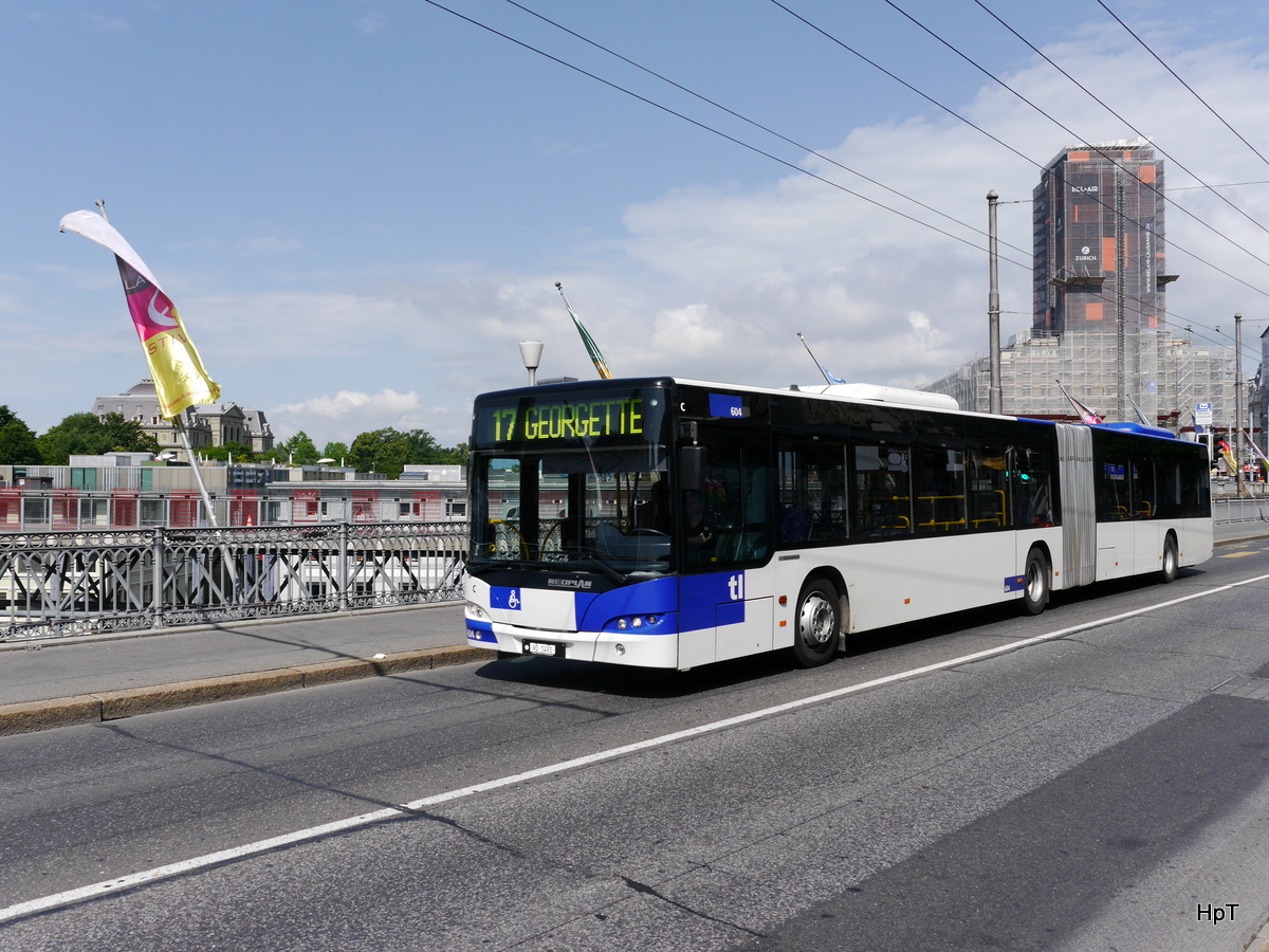 TL Lausanne - Neoplan  Nr.604 VD 1491 unterwegs auf der Linie 17 in der Stadt Lausanne am 14.06.2015