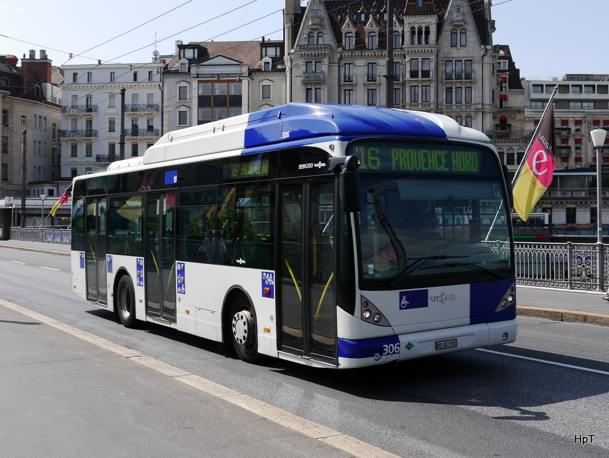 TL Lausanne - VanHool Nr.306  VD 302092 unterwegs auf der Linie 16 in der Stadt Lausanne am 14.06.2015