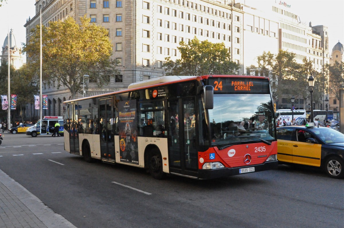 TMB, Barcelona. Mercedes-Benz Citaro (Nr.2435) in Plaça de Catalunya. (23.10.2014)