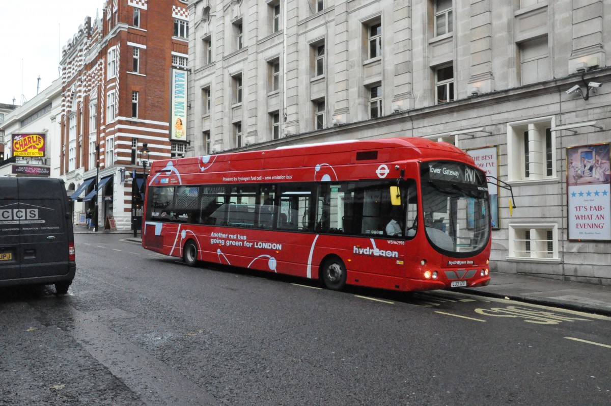 Tower Transit, London. Wright/VDL SB200 Hydrogen (Nr.WSH62998) in Covent Garden. (14.11.2014)
