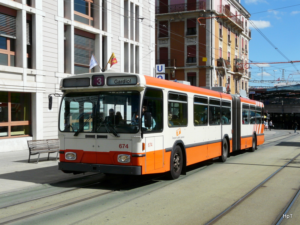 TPG - Saurer-Hess GT 560 Nr.674 unterwegs auf der Linie 3 in Genf am 09.09.2013