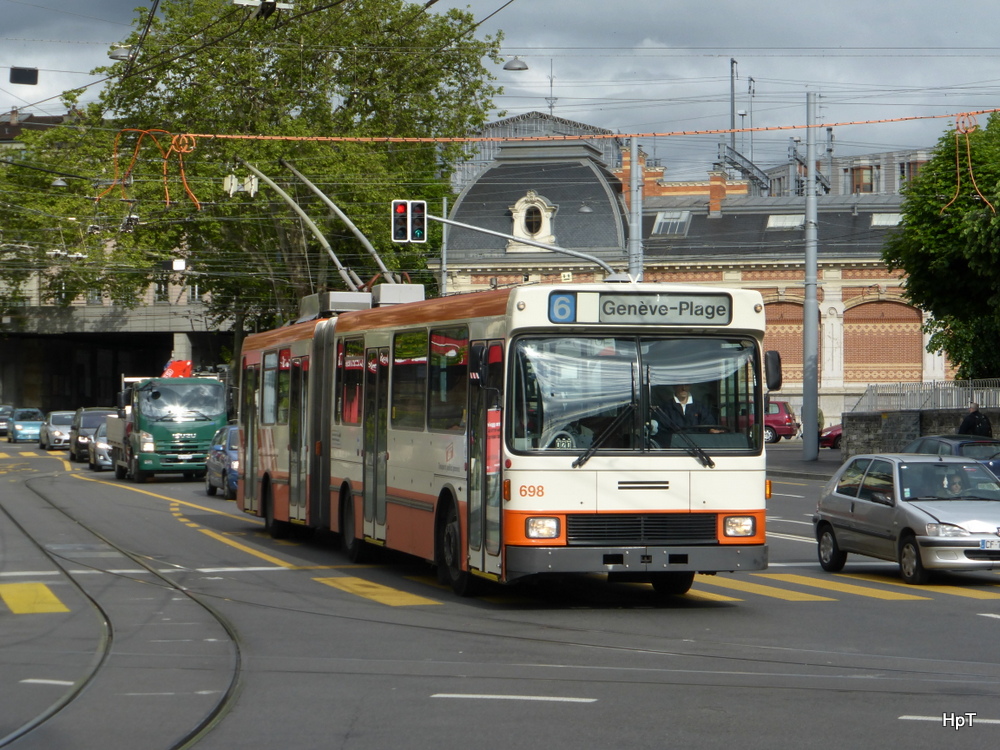 TPG - Trolleybus Nr.698 unterwegs auf der Linie 6 in der Stadt Genf am 09.05.2014