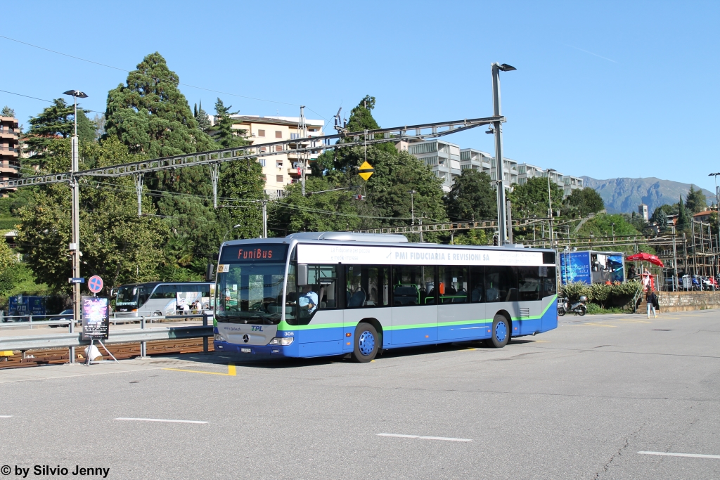 tpl Nr. 305 (Mercedes Citaroll O530) am 24.8.2014 beim Bhf. Lugano im Einsatz als Ersatzbus für die Standseilbahn, die wegen Umbauarbeiten bis 2016 eingestellt ist.