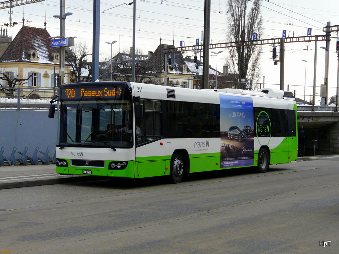 TransN Neuchâtel - Volvo 7700 Nr.211  NE  46211 unterwegs auf der Linie 120 in der Stadt Neuchâtel beim Bahnhof am 07.02.2015