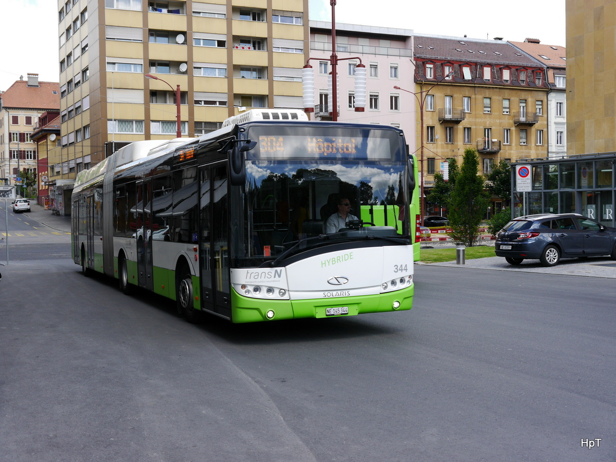 TransN - Solaris Hybrid Nr.344  NE 145344 unterwegs auf der Linie 304 in La Chaux de Fonds am 09.07.2016