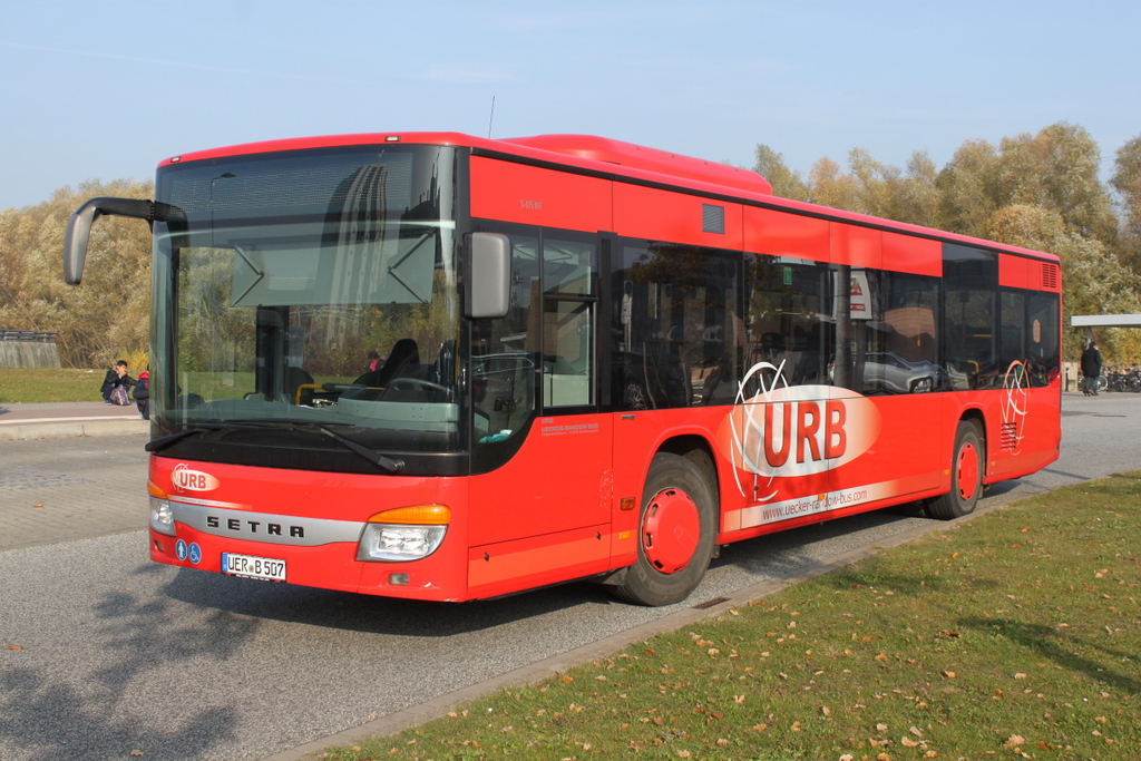 Uecker-Randow Bus GmbH(URB)stand am Mittag des 31.10.201 in Hhe Rostock Hauptbahnhof/Sd abgestellt. 