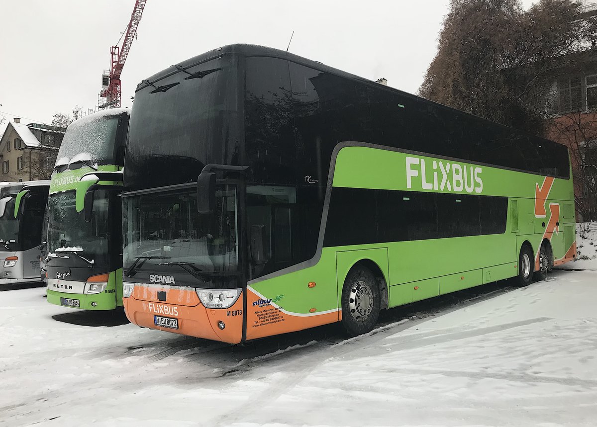 van Hool Astromega M8073 Albus pour Flixbus, Zurich décembre 2017

Plus de photos sur : https://www.facebook.com/AutocarsenSuisse/
